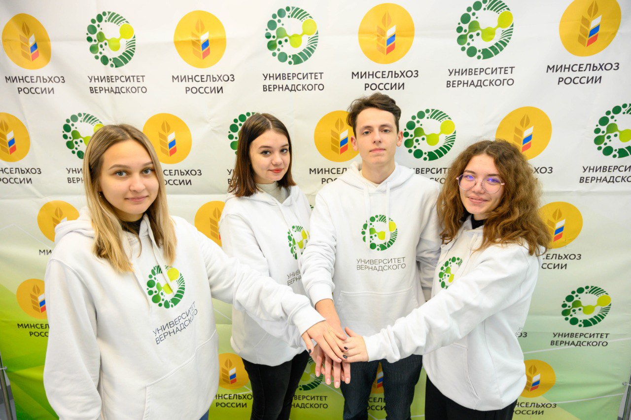 Поздравление ректора Елены Певцовой с Днем молодежи